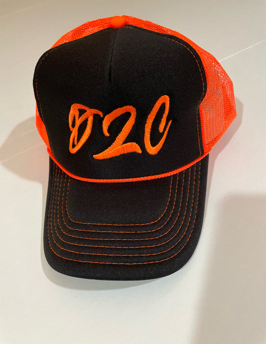 D2C Color Block Trucker hat